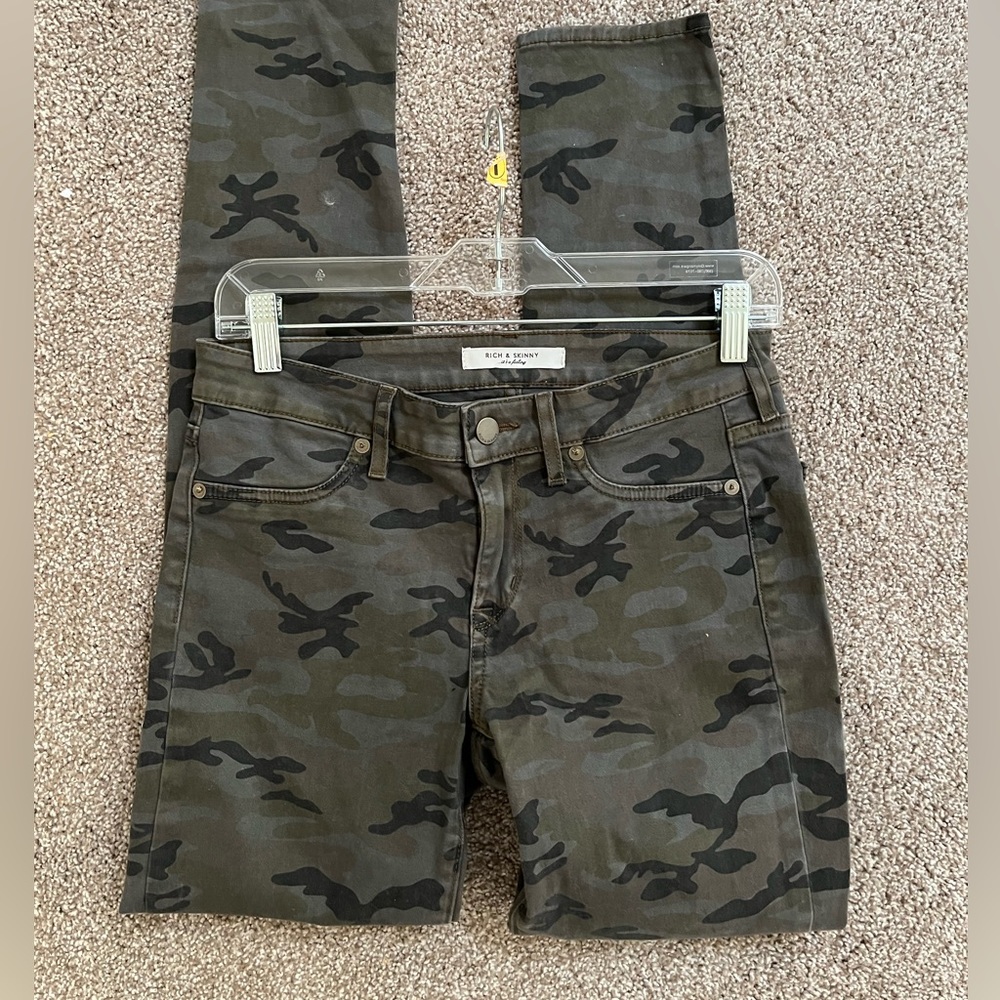 Rich & Skinny Camo Jeans 27